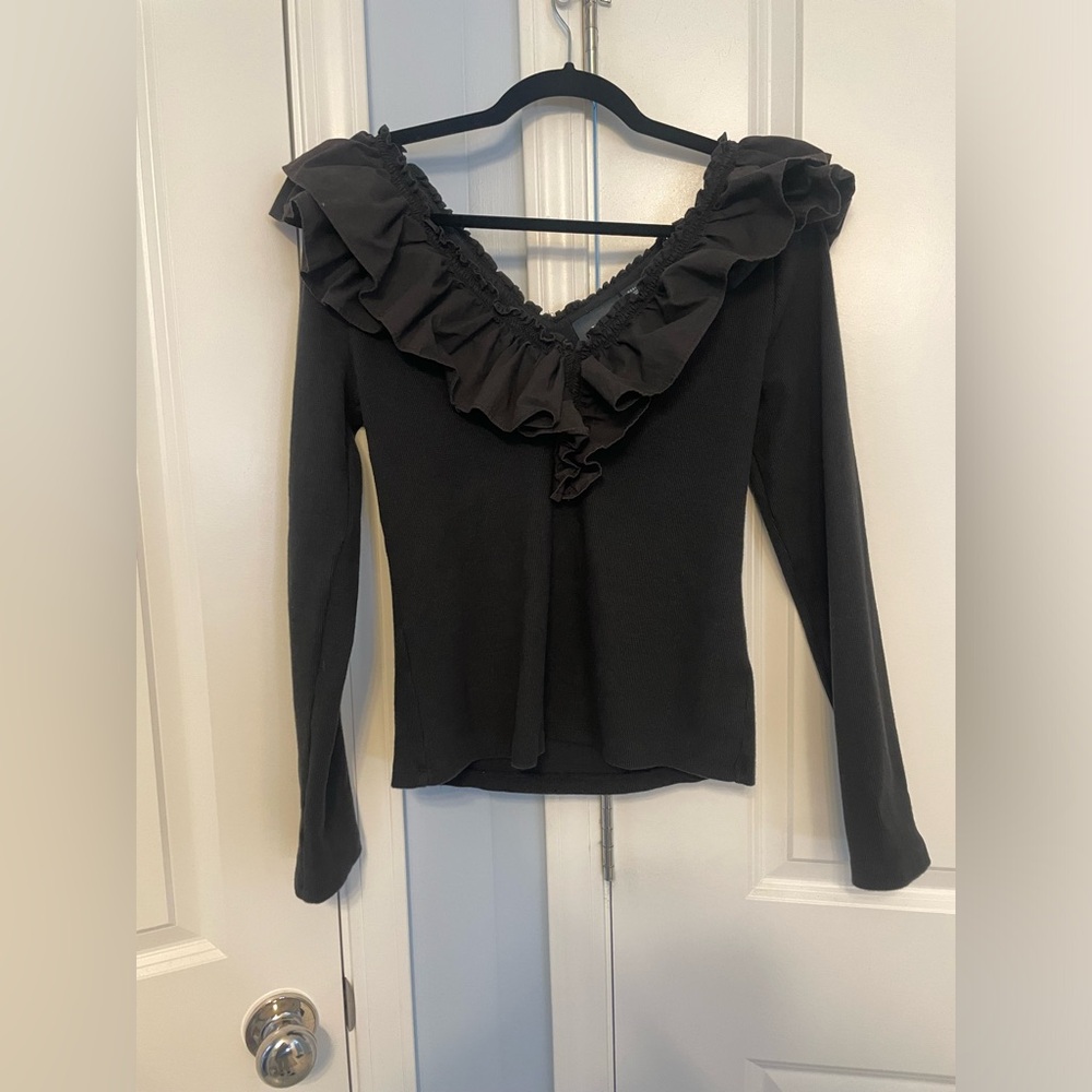 Maeve black ruffle going out top sz M